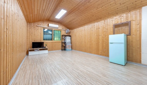 Basic Room, 1 Bedroom (Byeol 1 (Group Stay / Pet / BBQ))