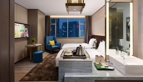 Luxury Twin Room, City View
