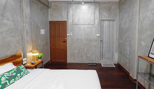 Private Double Room (Ensuite Bathroom)