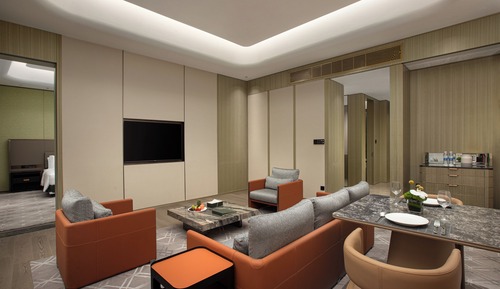 Suite, 1 Bedroom, Club Lounge Access, Lake View (Lake View)
