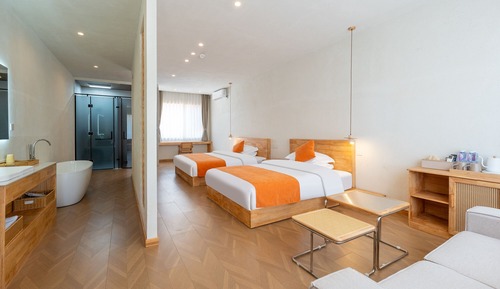 Luxury Twin Room, Courtyard View