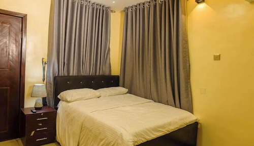 Comfort Room, Balcony, City View