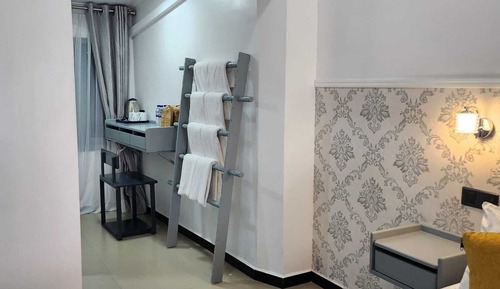 Deluxe Quadruple Room, City View