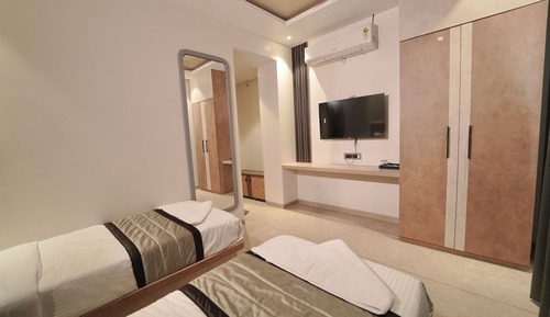 Deluxe Twin Room