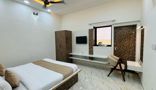 Deluxe Double Room, City View