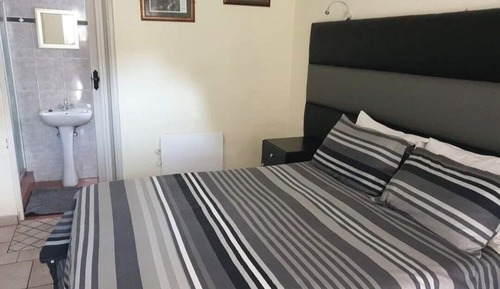 Basic Double Room, Patio, Mountain View