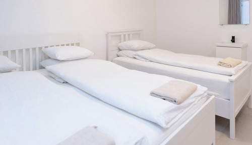 Basic Triple Room, City View