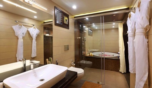 Grand Room, Lake View