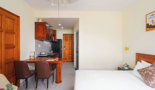 Standard Studio, Garden View