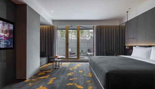 Grand Deluxe King with Terracy