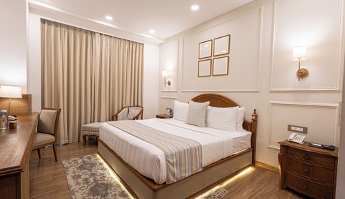 Deluxe Double Room, Non Smoking, Housekeeping