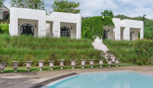 Deluxe Room, Pool View