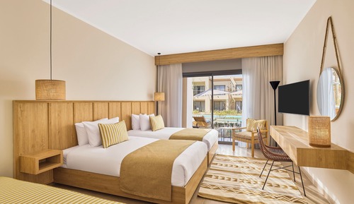 Superior Room, Pool View (Queen or Twin)