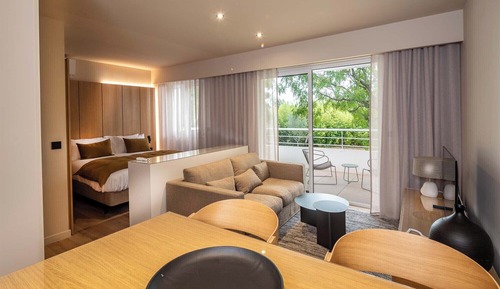 Deluxe Studio, Balcony, Garden View