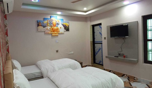 Twin Room, City View