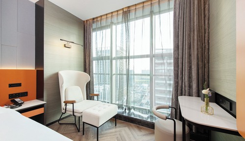 Standard Room, 1 King Bed