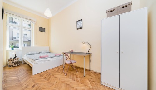 Classic Condo, Multiple Beds, Balcony