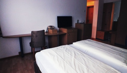 Comfort Suite, Hill View