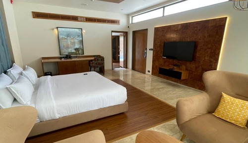 Deluxe Villa with Plunge Pool