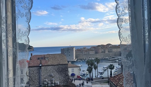 Comfort Apartment, City View