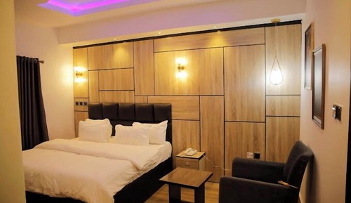 Junior Room, Balcony, City View