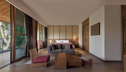 Superior Suite, Hill View