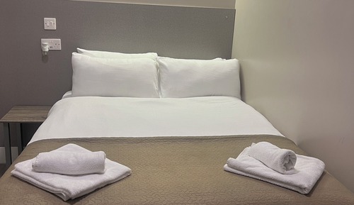 Double Room No Window FF12