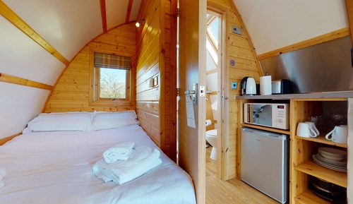 House, Private Bathroom (Bramley)