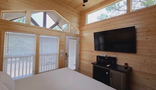 Deluxe Suite, Patio, Mountain View