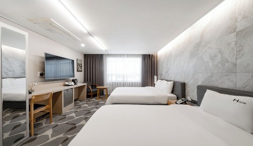 Deluxe Twin Room, City View