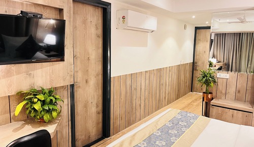 Superior Double Room, City View