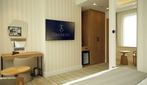 Deluxe Double Room, Non Smoking, Private Bathroom