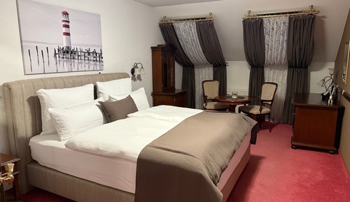 Comfort Double Room, Private Bathroom, City View