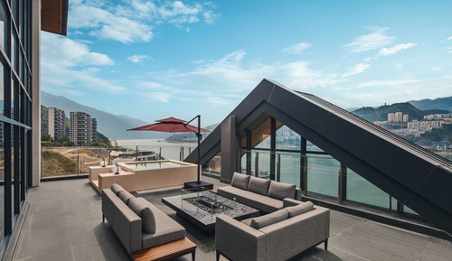 Suite (Wang Xia)