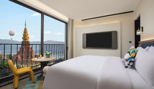 Grand Room, 1 King Bed, Balcony (Super King, Golden Pagoda View)