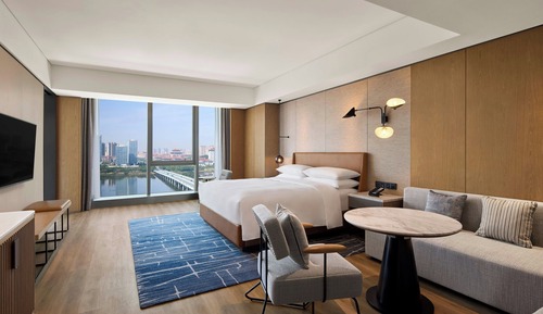 Studio, 1 King Bed, Bay View