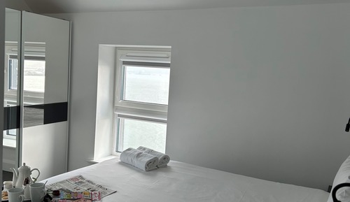 Stunning Harbour View 2 Bedroom Apartment