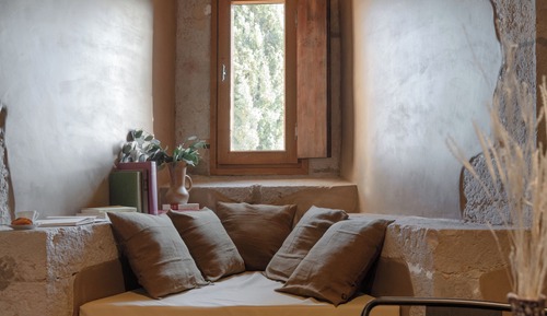 Suite Acanthe, Grenier à sel de Pérouges