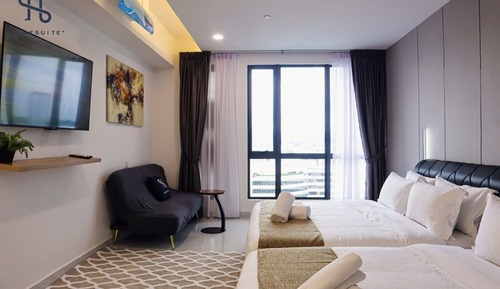 Deluxe Studio Suite, Pool View