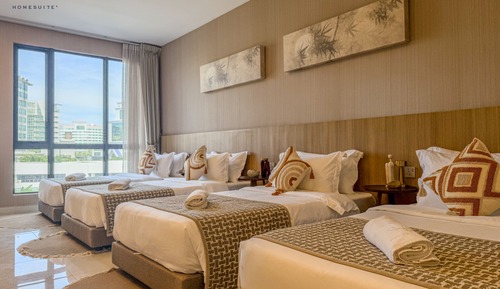 Premier Suite, City View