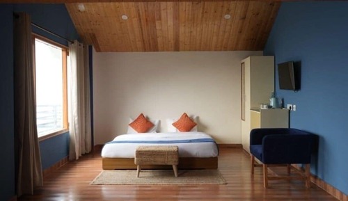 Family Double Room, Balcony, Valley View