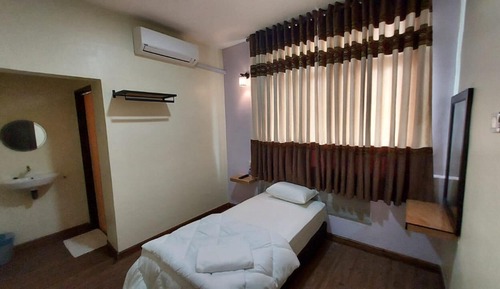 Deluxe Single Room