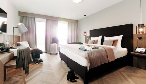 Basic Room, City View