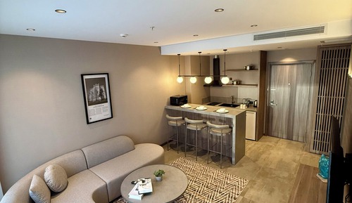 One Bedroom Suite City view