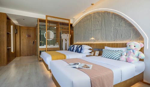 Family Triple Room, City View