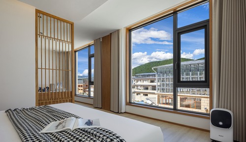 Superior Room, City View