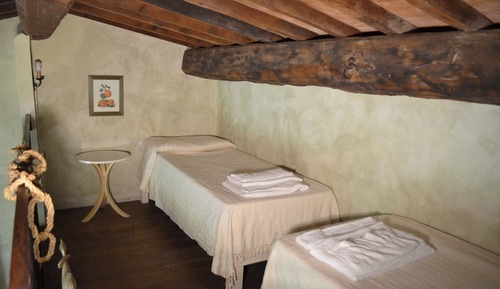 Apartment, Hill View