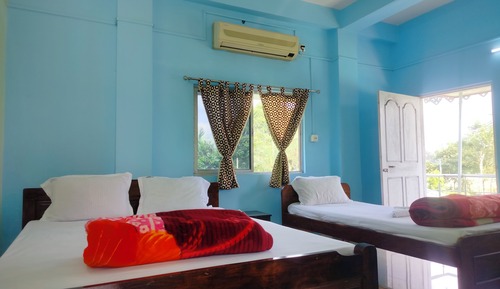 Comfort Room, Balcony, Hill View