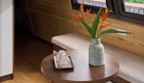 Design Room, Lake View