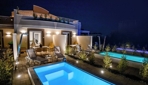 Luxury Suite, Patio, Pool View